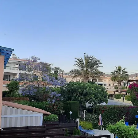 Eva Gardens Corner House With Stunning Garden And Huge Swimming Pool Next To Coral Bay Semesterbostad *