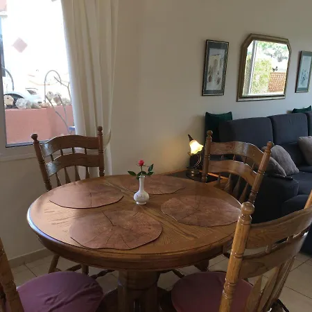 Semesterbostad Eva Gardens Corner House With Stunning Garden And Huge Swimming Pool Next To Coral Bay Pégeia