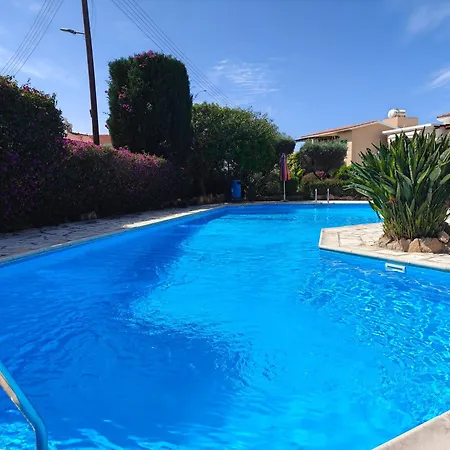 Eva Gardens Corner House With Pool And Garden Near Coral Bay 度假居