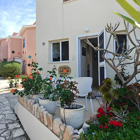 Eva Gardens Corner House With Stunning Garden And Huge Swimming Pool Next To Coral Bay Дом отдыха *