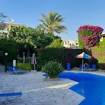 Eva Gardens Corner House With Pool And Garden Near Coral Bay Σπίτι διακοπών *
