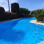 Eva Gardens Corner House With Pool And Garden Near Coral Bay