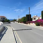 Semesterbostad Eva Gardens Corner House With Pool And Garden Near Coral Bay Pégeia