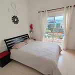 Eva Gardens Corner House With Pool And Garden Near Coral Bay Semesterbostad