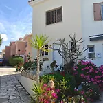 Eva Gardens Corner House With Pool And Garden Near Coral Bay * Pégeia