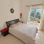 Σπίτι διακοπών Eva Gardens Corner House With Pool And Garden Near Coral Bay