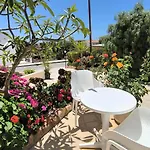 Eva Gardens Corner House With Pool And Garden Near Coral Bay * Pégeia
