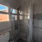 Semesterbostad Eva Gardens Corner House With Pool And Garden Near Coral Bay *