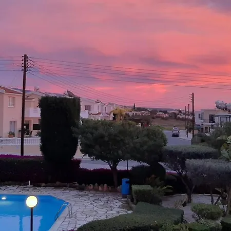 Eva Gardens Corner House With Stunning Garden And Huge Swimming Pool Next To Coral Bay Nyaraló