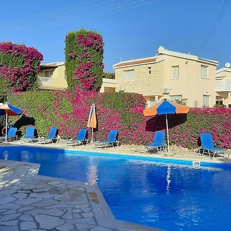 Eva Gardens Corner House With Stunning Garden And Huge Swimming Pool Next To Coral Bay Holiday home Peyia