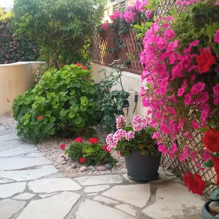 Eva Gardens Corner House With Stunning Garden And Huge Swimming Pool Next To Coral Bay Peyia