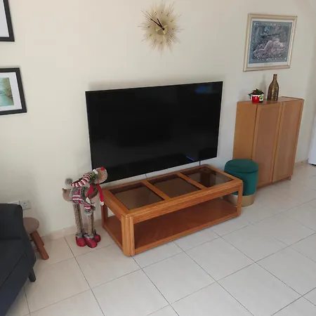 Eva Gardens Corner House With Stunning Garden And Huge Swimming Pool Next To Coral Bay