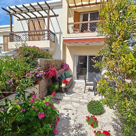 Eva Gardens Corner House With Stunning Garden And Huge Swimming Pool Next To Coral Bay Peyia
