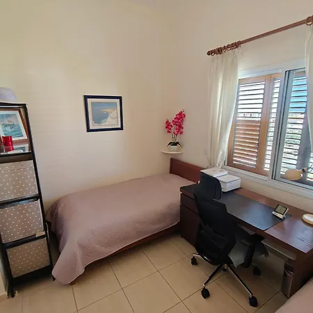 Eva Gardens Corner House With Stunning Garden And Huge Swimming Pool Next To Coral Bay Holiday home *