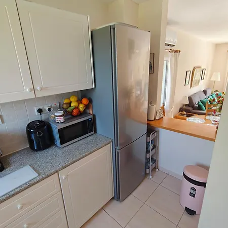 Eva Gardens Corner House With Stunning Garden And Huge Swimming Pool Next To Coral Bay *