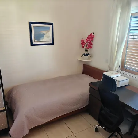 Eva Gardens Corner House With Stunning Garden And Huge Swimming Pool Next To Coral Bay