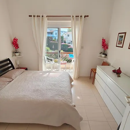 Eva Gardens Corner House With Stunning Garden And Huge Swimming Pool Next To Coral Bay Ferienhaus *