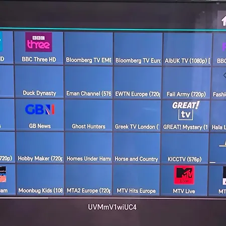 Eva Gardens Corner House With Stunning Garden And Huge Swimming Pool Next To Coral Bay