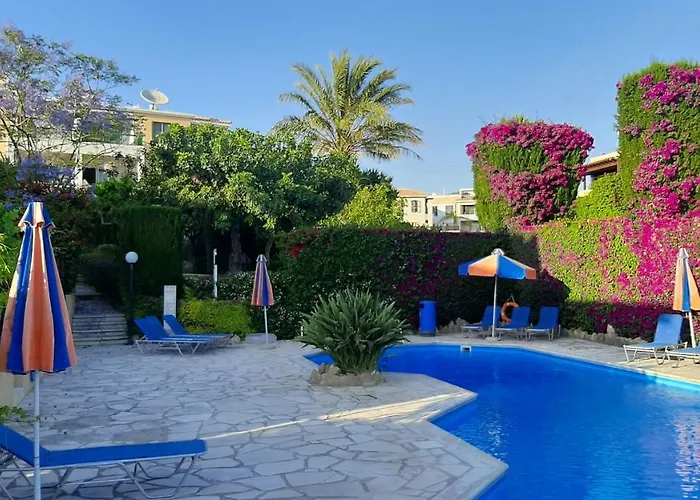 Eva Gardens Corner House With Stunning Garden And Huge Swimming Pool Next To Coral Bay 別荘 *