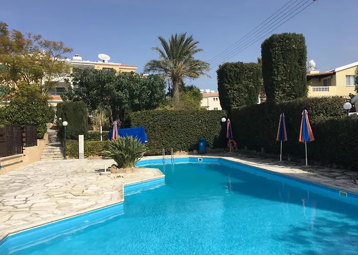 Eva Gardens Corner House With Stunning Garden And Huge Swimming Pool Next To Coral Bay 別荘 ペイヤ