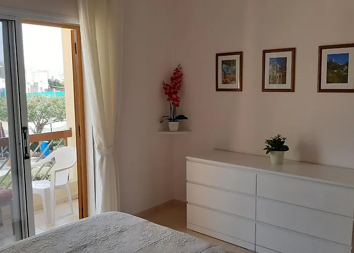 Eva Gardens Corner House With Stunning Garden And Huge Swimming Pool Next To Coral Bay 別荘 ペイヤ