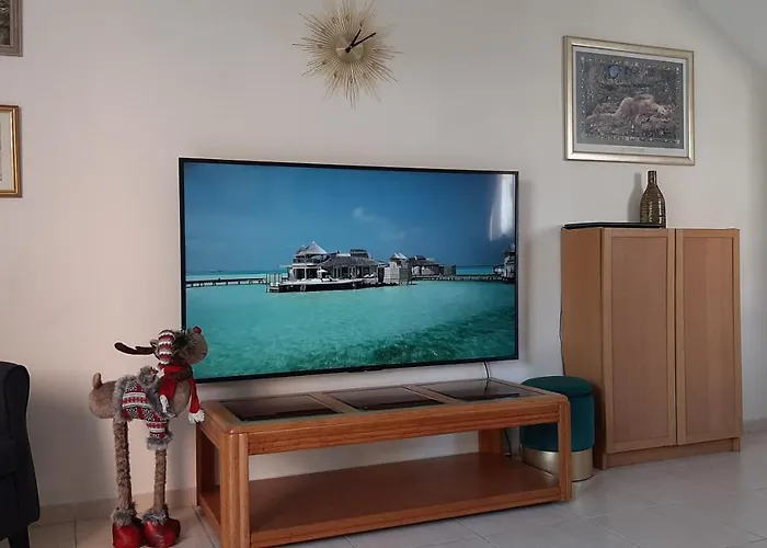 Eva Gardens Corner House With Stunning Garden And Huge Swimming Pool Next To Coral Bay 別荘 ペイヤ