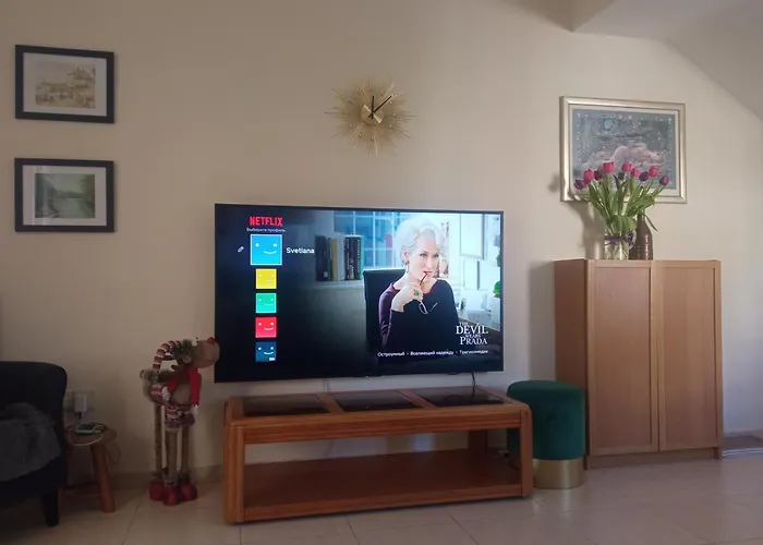 Eva Gardens Corner House With Stunning Garden And Huge Swimming Pool Next To Coral Bay بييا