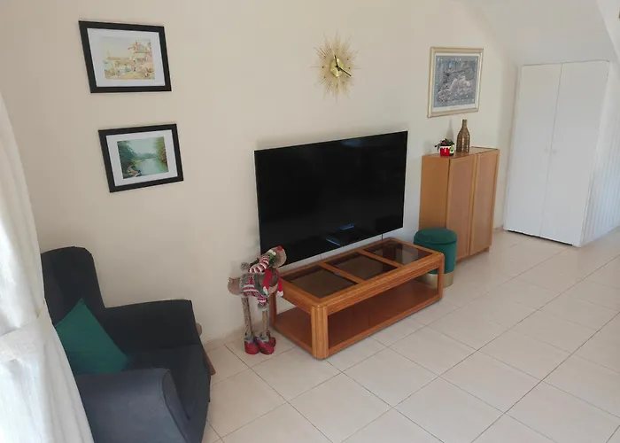 Eva Gardens Corner House With Stunning Garden And Huge Swimming Pool Next To Coral Bay * ペイヤ