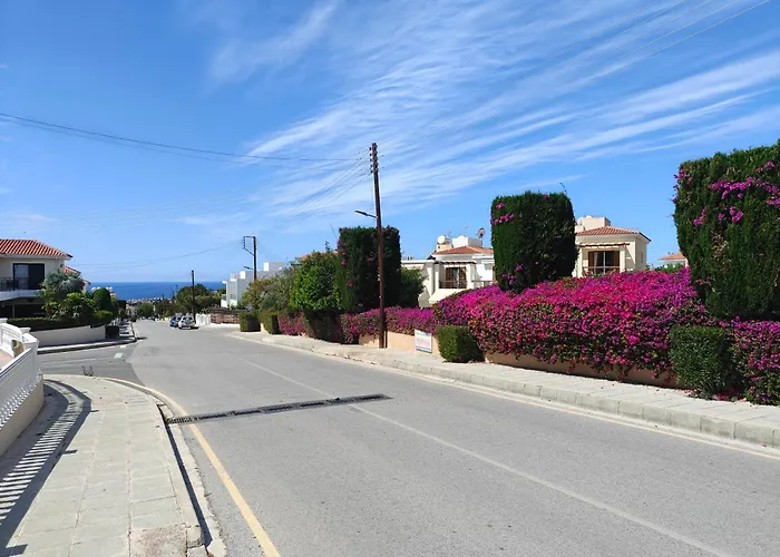 Eva Gardens Corner House With Stunning Garden And Huge Swimming Pool Next To Coral Bay بيت للعطل *