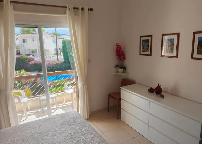 Eva Gardens Corner House With Stunning Garden And Huge Swimming Pool Next To Coral Bay 別荘 *