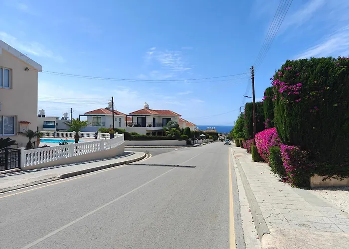 Eva Gardens Corner House With Stunning Garden And Huge Swimming Pool Next To Coral Bay * بييا