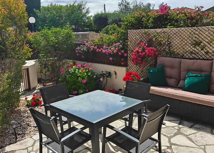 بيت للعطل Eva Gardens Corner House With Stunning Garden And Huge Swimming Pool Next To Coral Bay