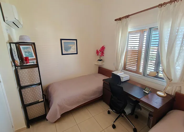 Eva Gardens Corner House With Stunning Garden And Huge Swimming Pool Next To Coral Bay 別荘 *