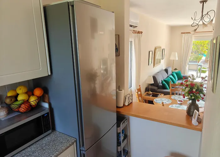 Eva Gardens Corner House With Stunning Garden And Huge Swimming Pool Next To Coral Bay