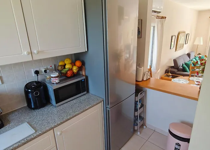 Eva Gardens Corner House With Stunning Garden And Huge Swimming Pool Next To Coral Bay *