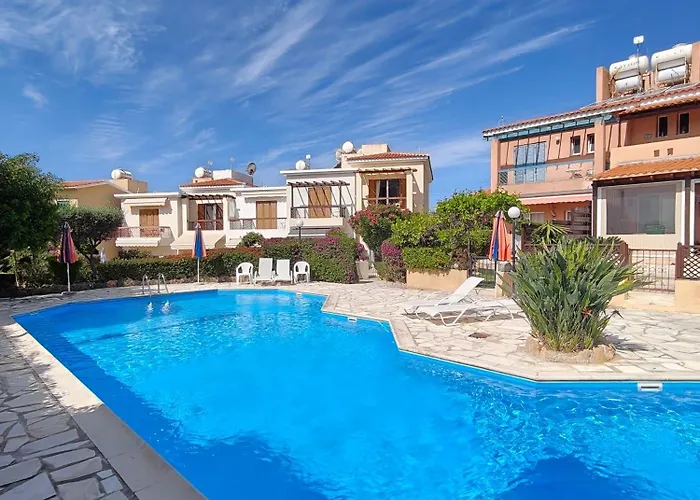 Eva Gardens Corner House With Stunning Garden And Huge Swimming Pool Next To Coral Bay بيت للعطل *