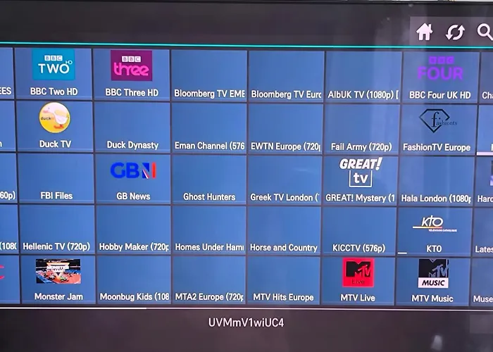 Eva Gardens Corner House With Stunning Garden And Huge Swimming Pool Next To Coral Bay