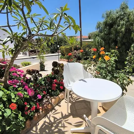 Eva Gardens Corner House With Stunning Garden And Huge Swimming Pool Next To Coral Bay * Péjia